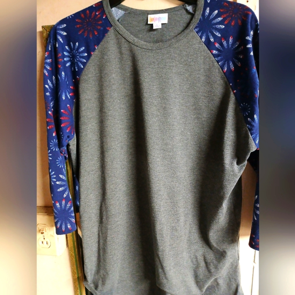 Lularoe 3/4 sleeve LG 4th of July/Patriotic Foreworks 3/4 sleeves